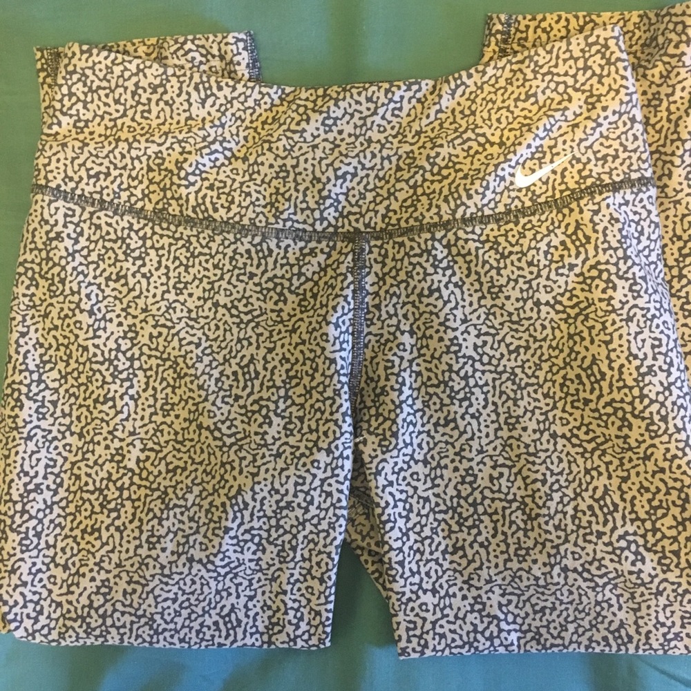 DriFit Nike Cheetah Print Cropped Leggings